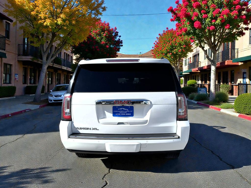 2018 GMC Yukon Image 4