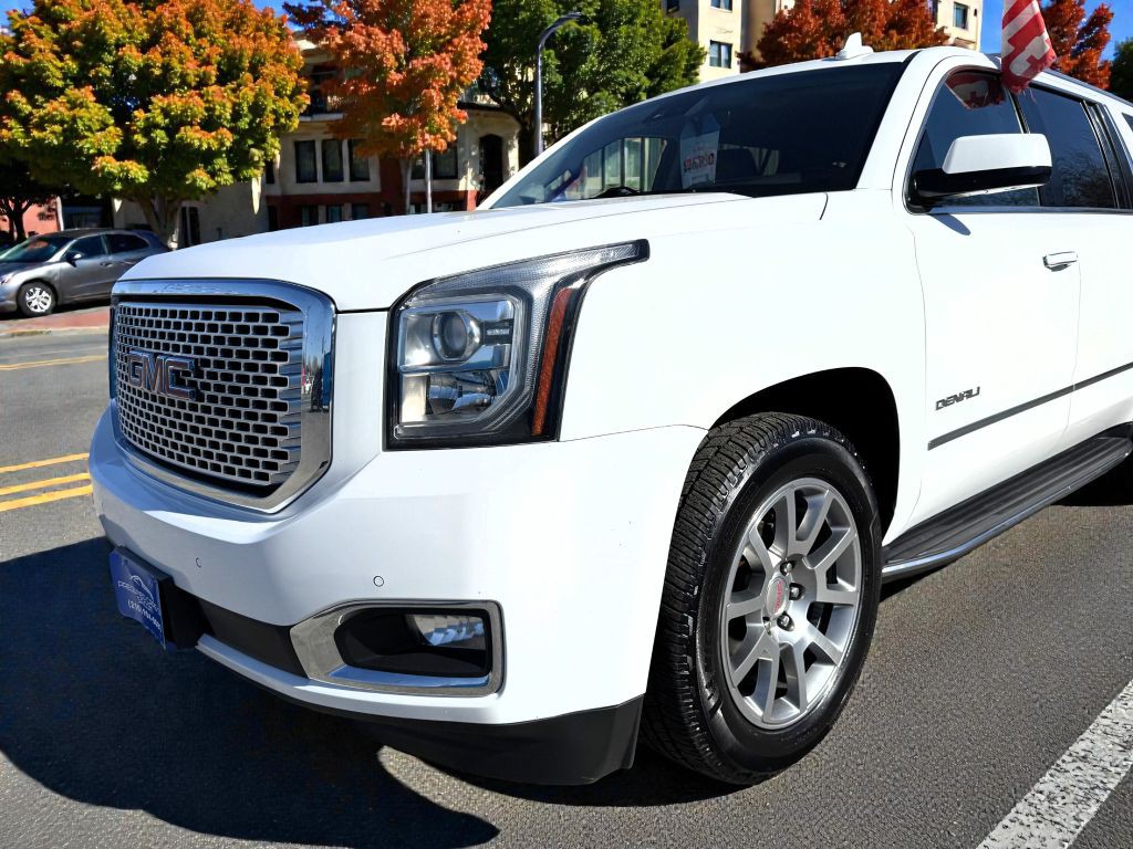 2018 GMC Yukon Image 9