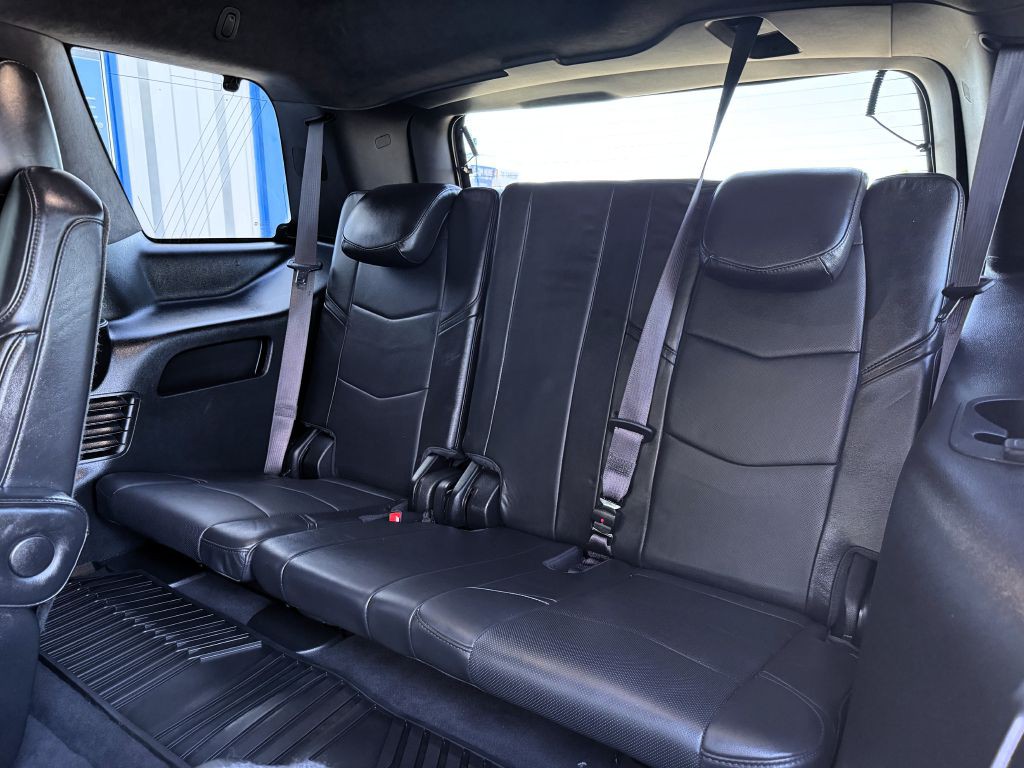 2017 Cadillac Escalade Image 12