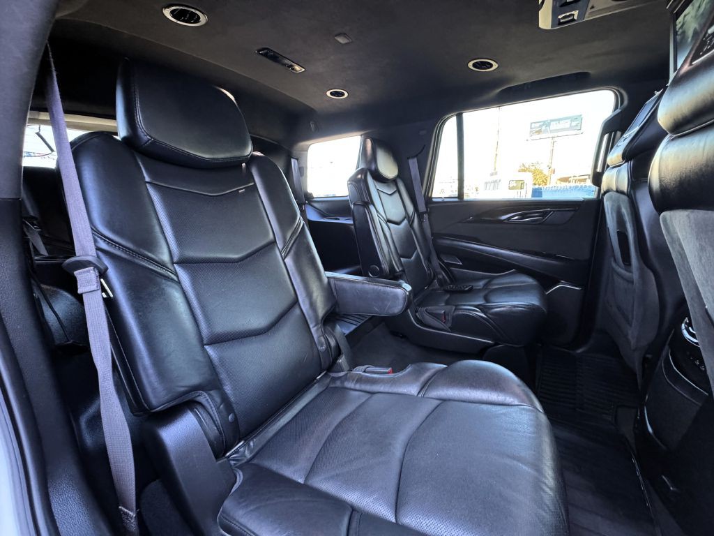 2017 Cadillac Escalade Image 15