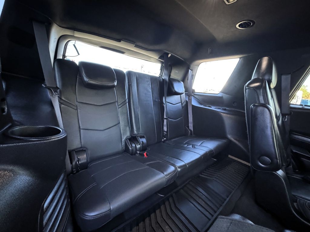2017 Cadillac Escalade Image 16