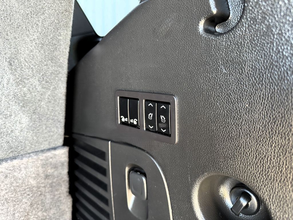 2017 Cadillac Escalade Image 19