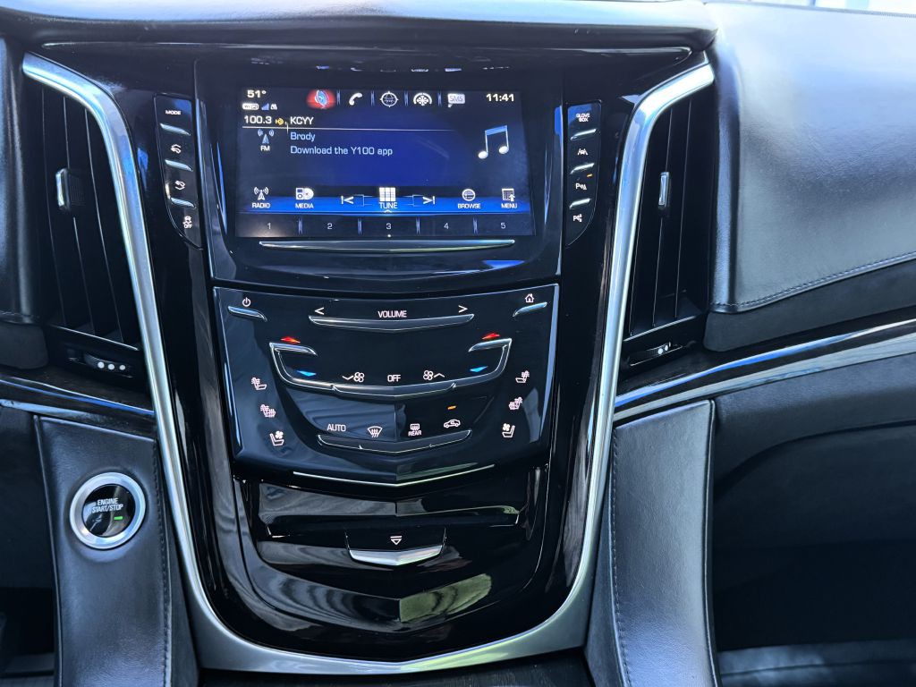 2017 Cadillac Escalade Image 28