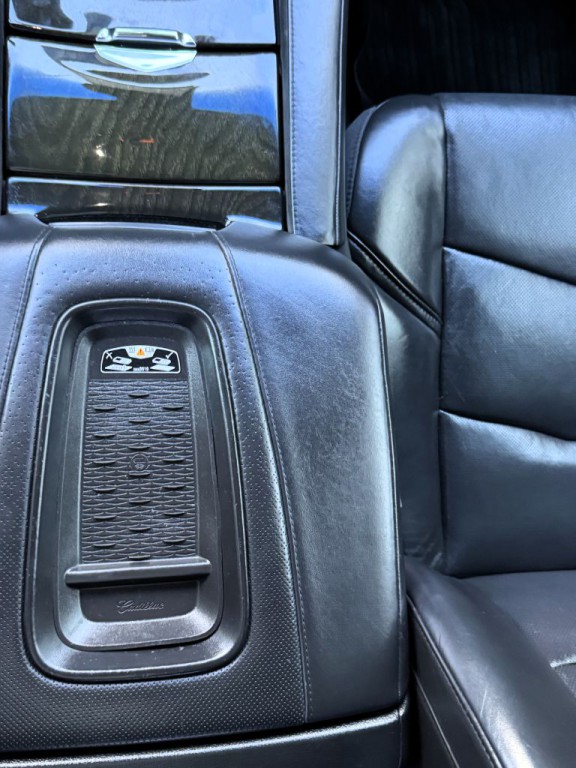 2017 Cadillac Escalade Image 29