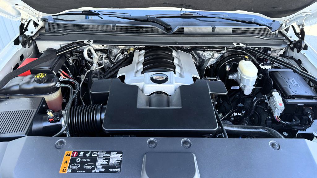 2017 Cadillac Escalade Image 32