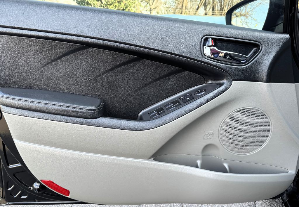 2016 Kia Forte Image 12