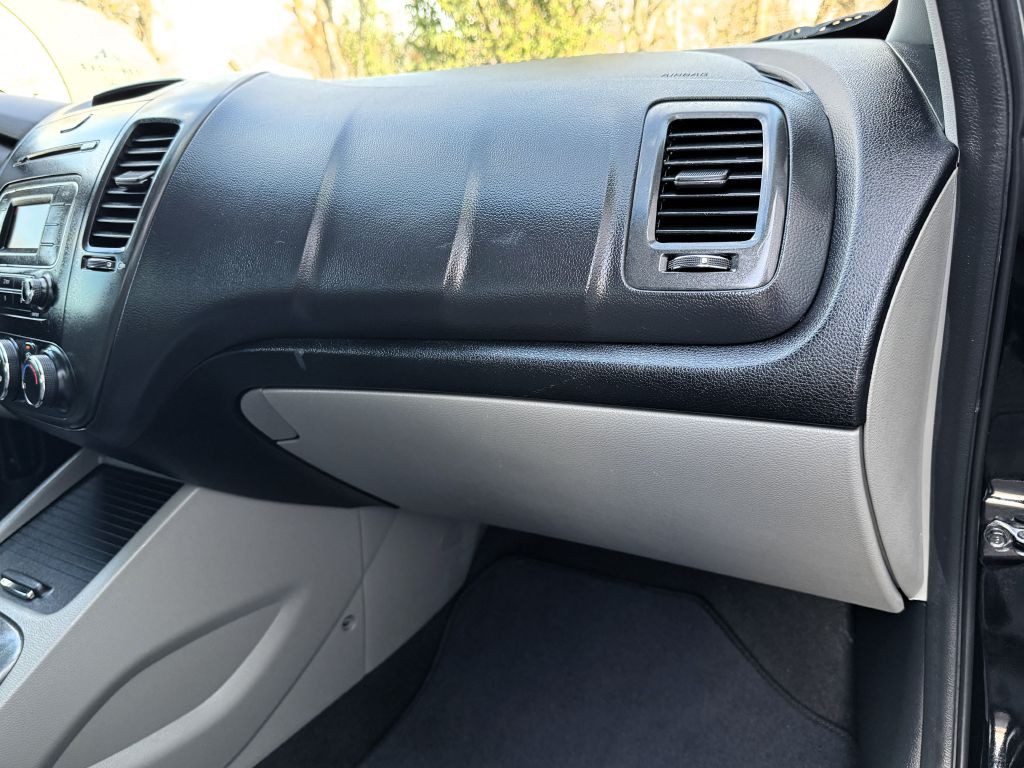 2016 Kia Forte Image 15