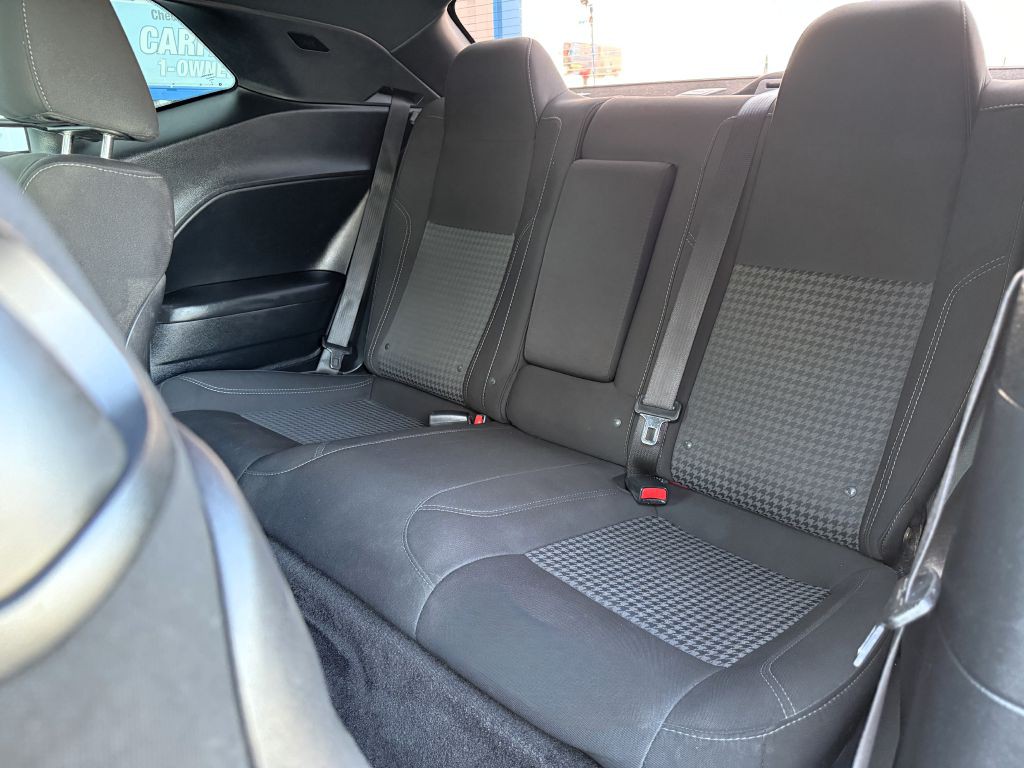 2017 Dodge Challenger Image 10