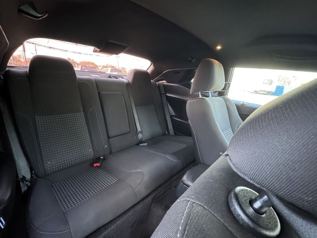 2017 Dodge Challenger Image 12