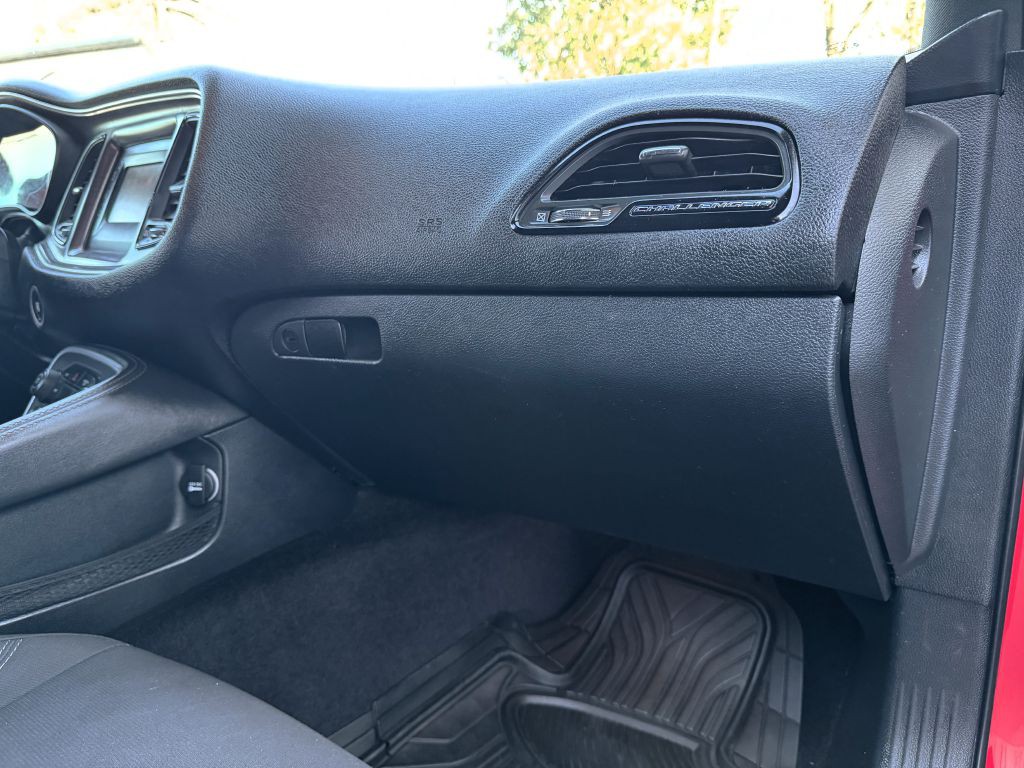 2017 Dodge Challenger Image 13