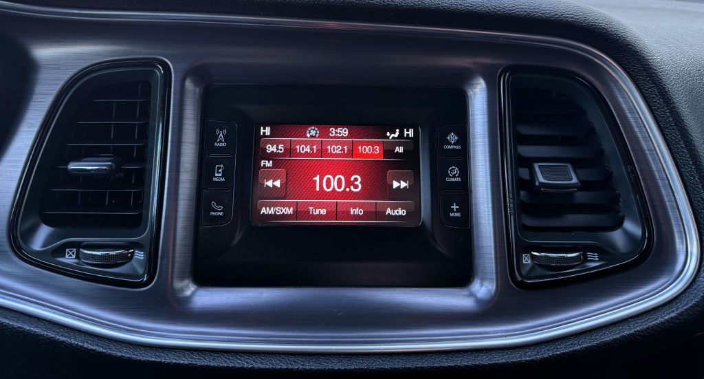 2017 Dodge Challenger Image 18