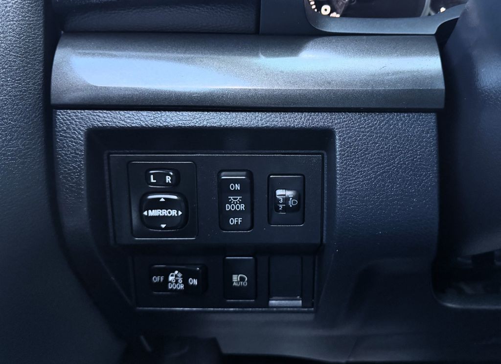 2018 Toyota Tundra Image 18