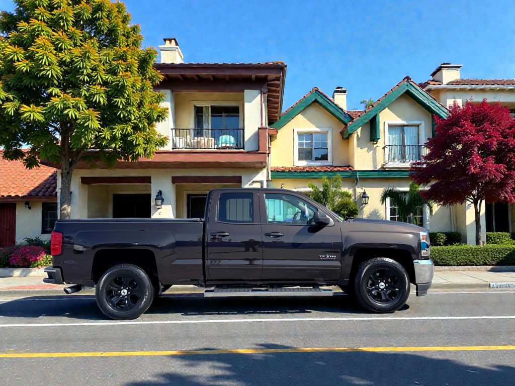 2019 Chevrolet Silverado 1500 Image 2