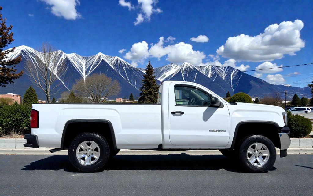 2018 GMC Sierra Image 2