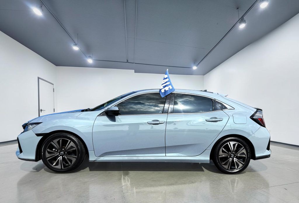 2017 Honda Civic Image 6