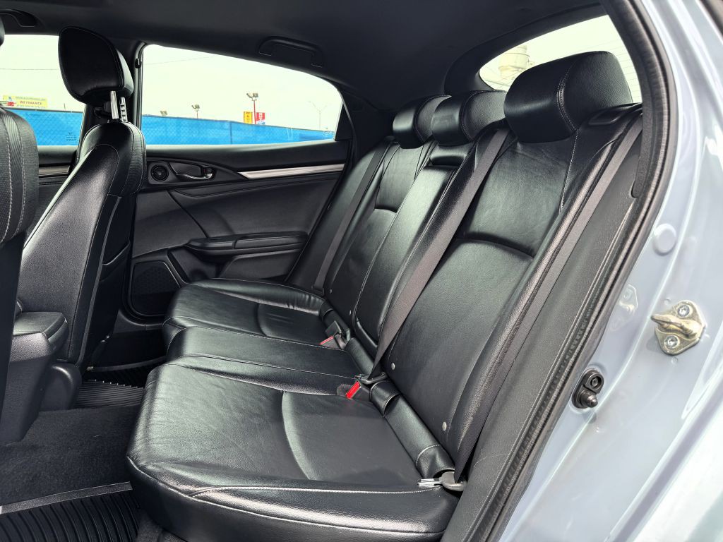 2017 Honda Civic Image 11