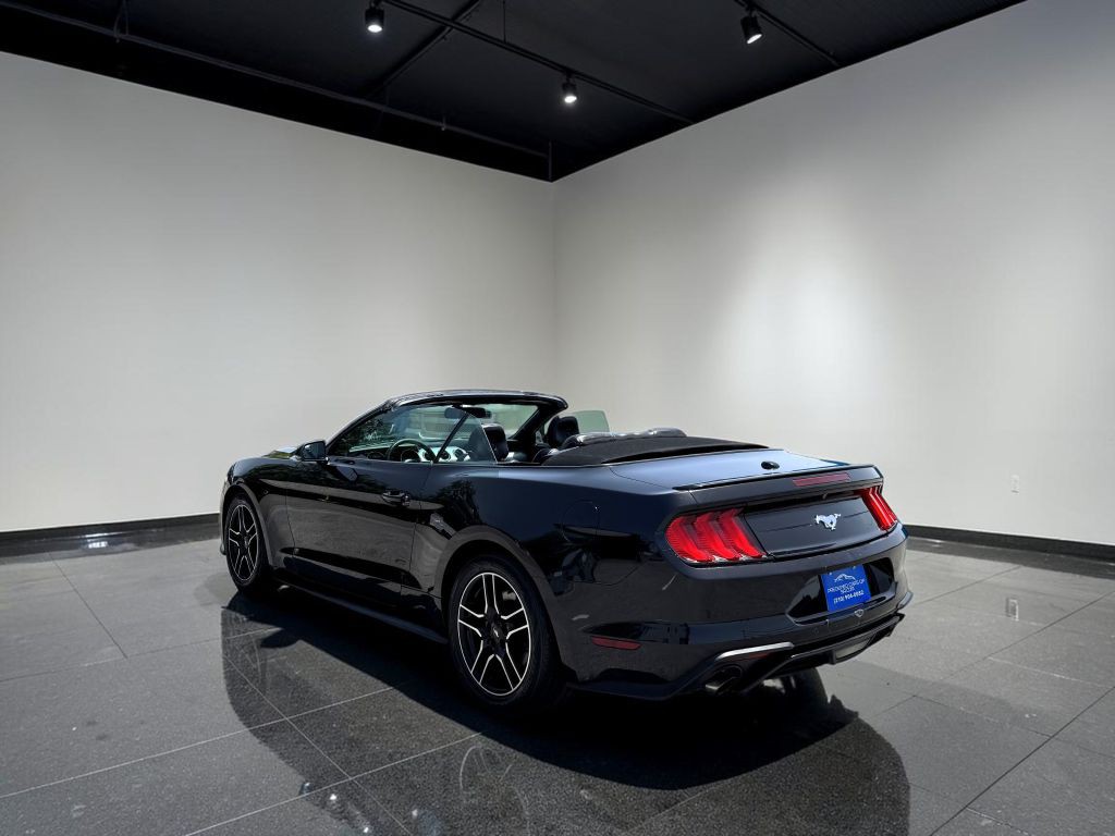 2020 Ford Mustang Image 5