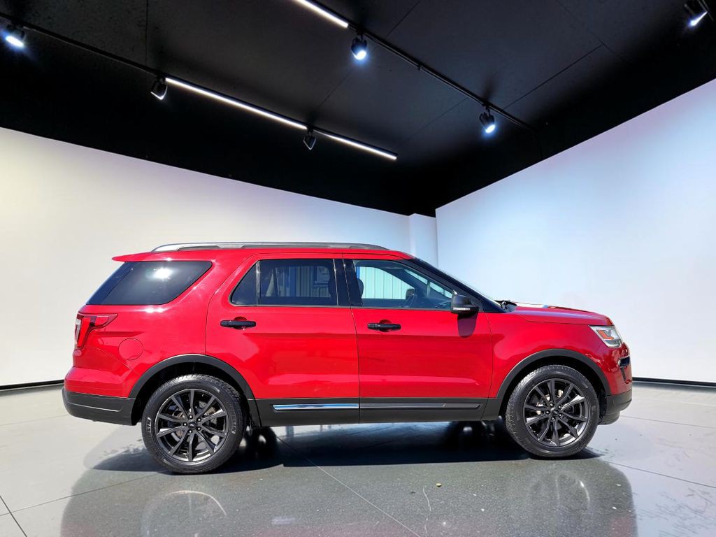 2019 Ford Explorer Image 2