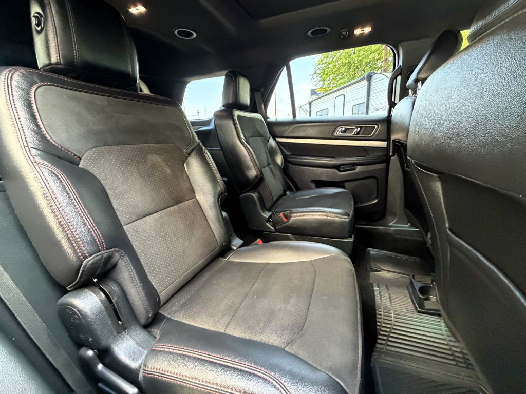 2019 Ford Explorer Image 15