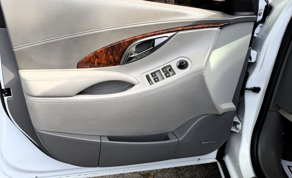 2013 Buick Lacrosse Image 12