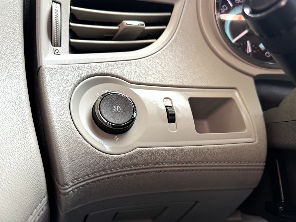 2013 Buick Lacrosse Image 18