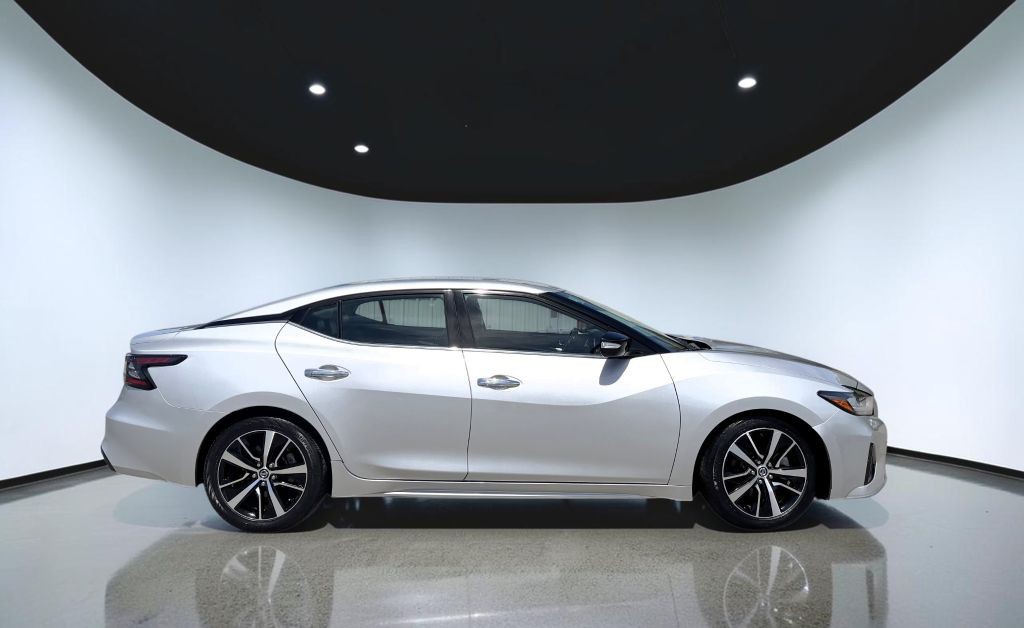 2021 Nissan Maxima Image 2