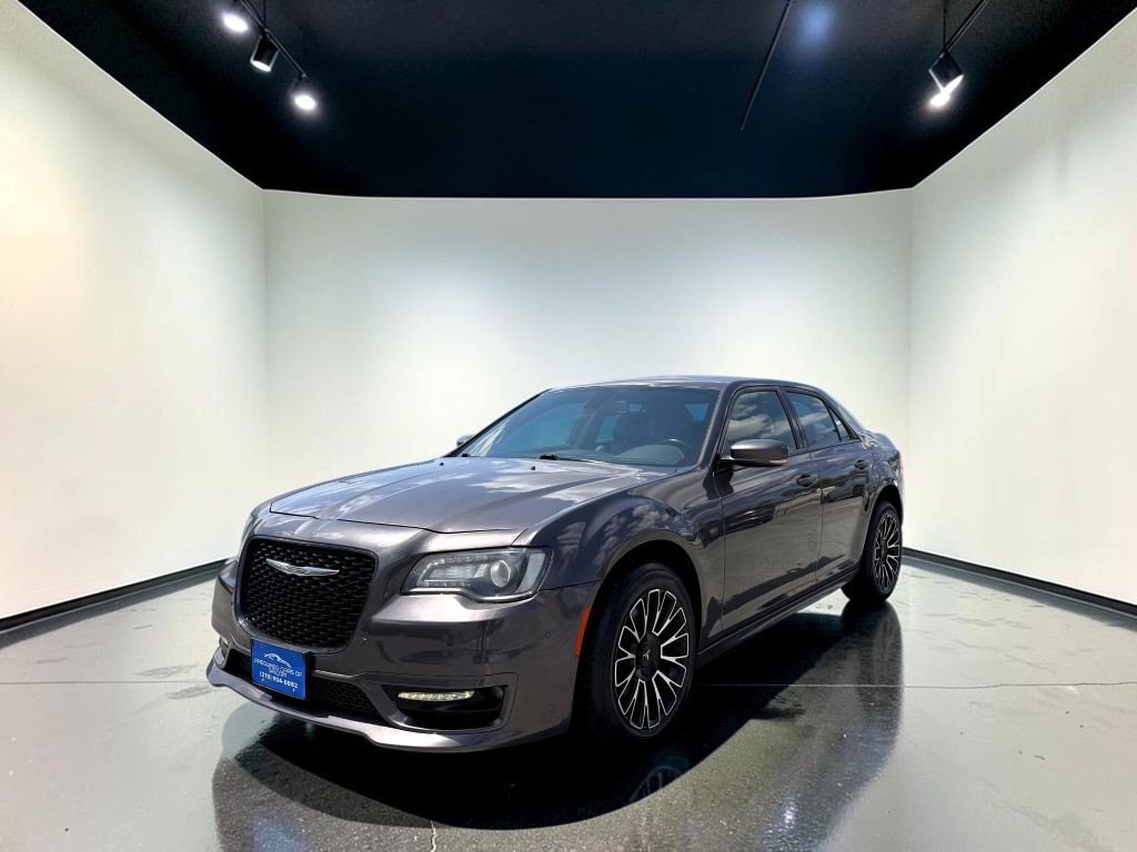 2017 Chrysler 300 Image 7