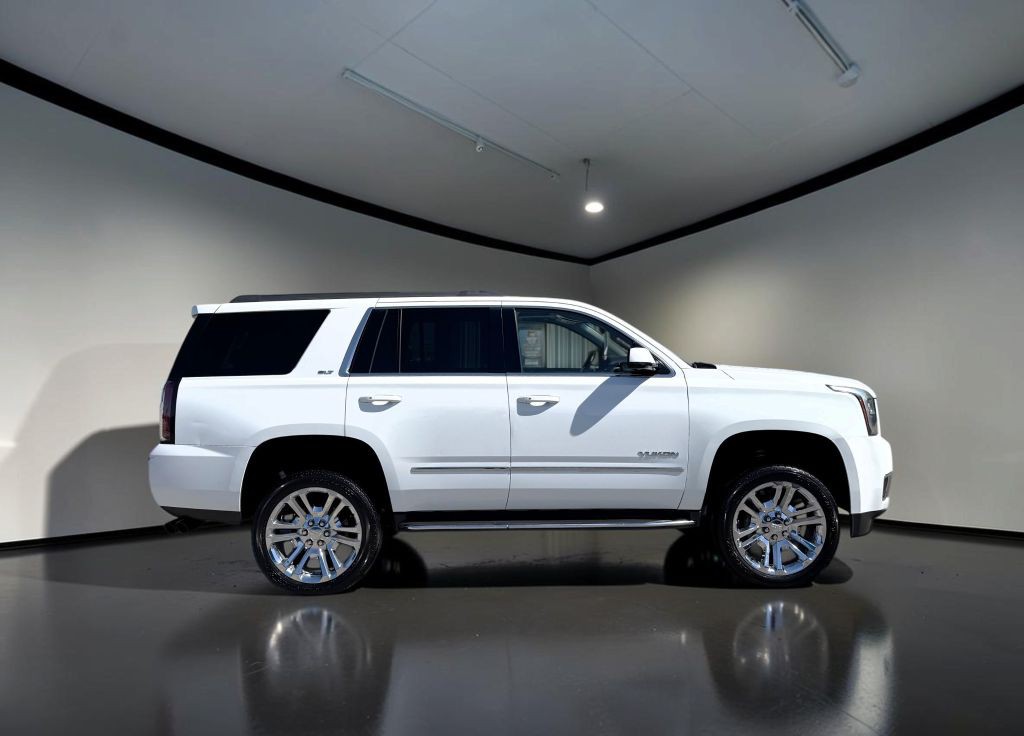 2017 GMC Yukon Image 2