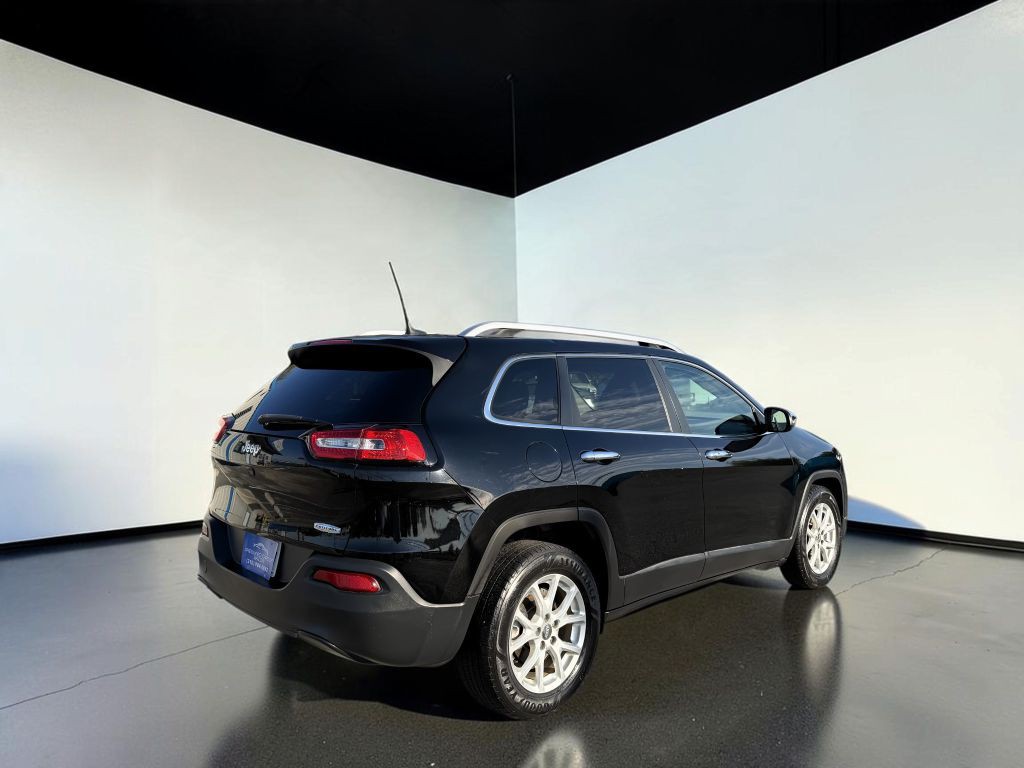2018 Jeep Cherokee Image 3