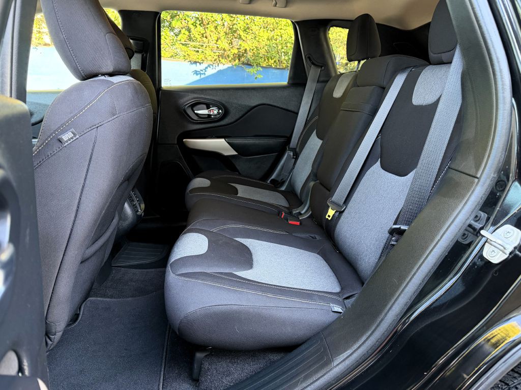 2018 Jeep Cherokee Image 11