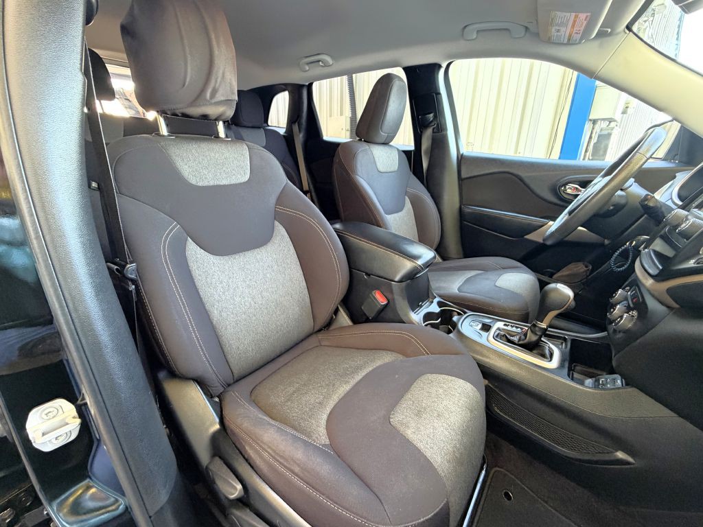 2018 Jeep Cherokee Image 12