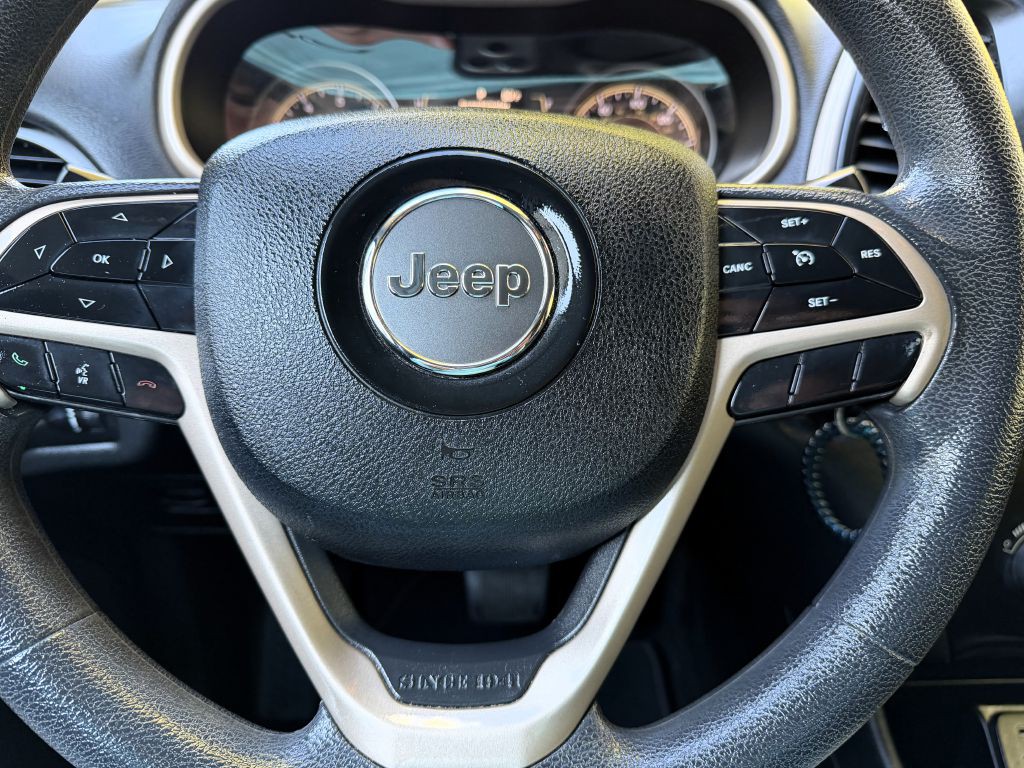 2018 Jeep Cherokee Image 16