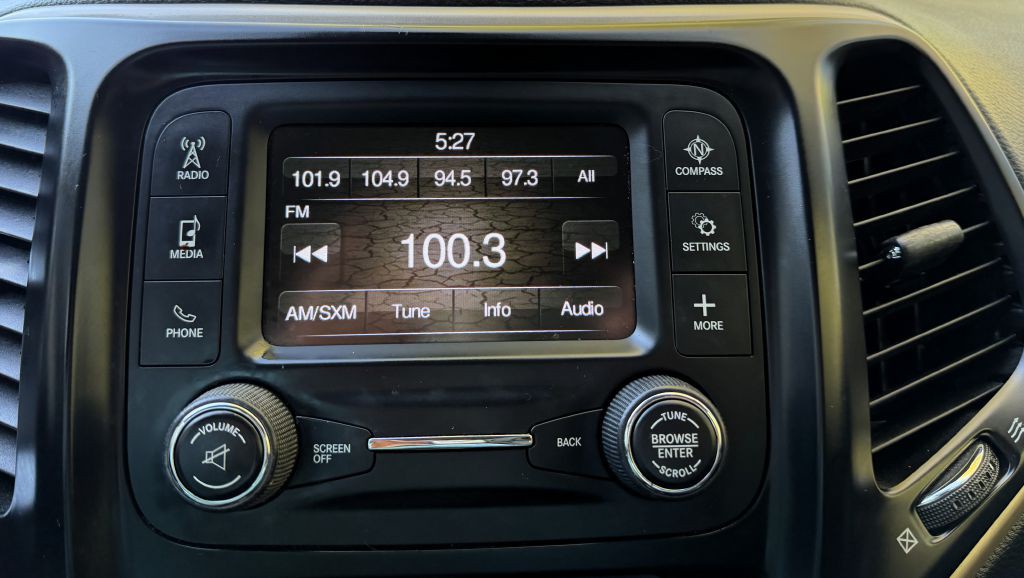 2018 Jeep Cherokee Image 18