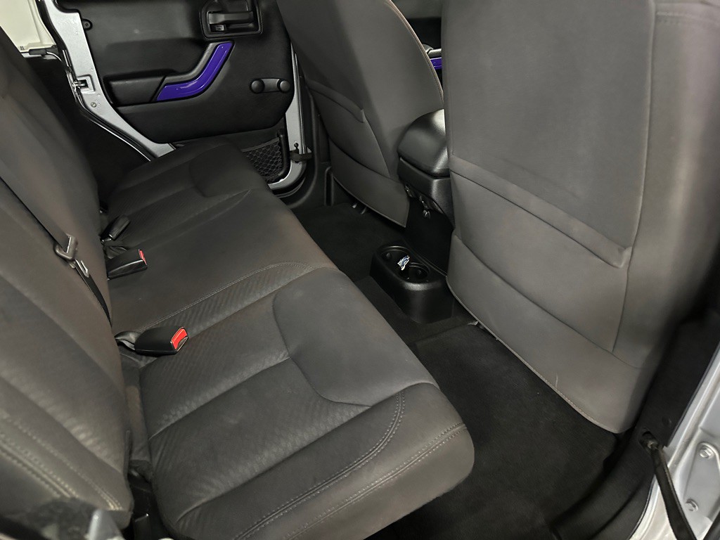 2013 Jeep Wrangler Unlimited Image 13