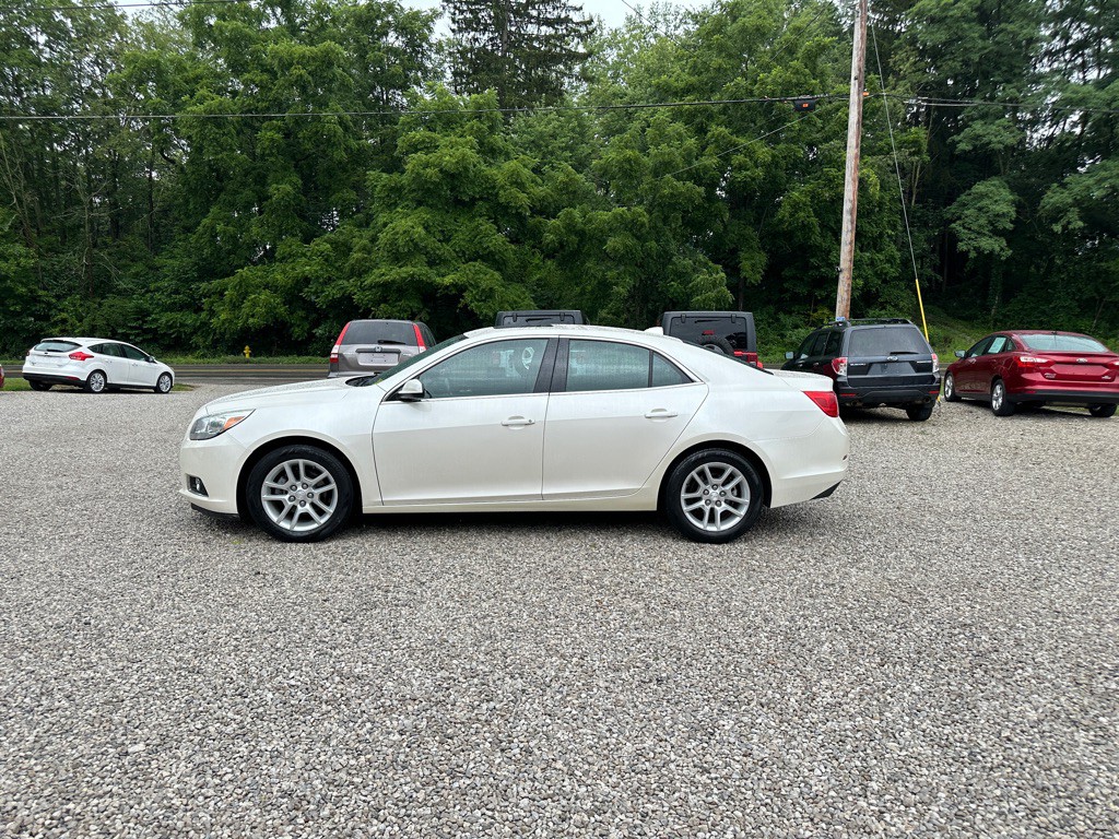 2013 Chevrolet Malibu Image 4