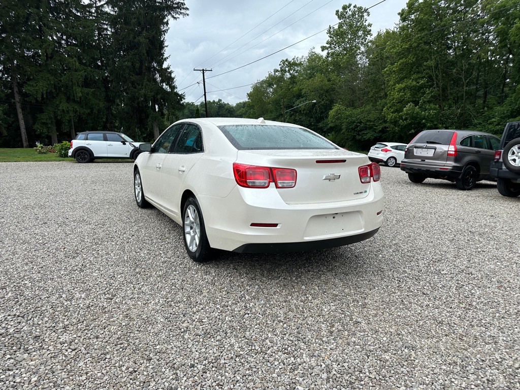 2013 Chevrolet Malibu Image 8