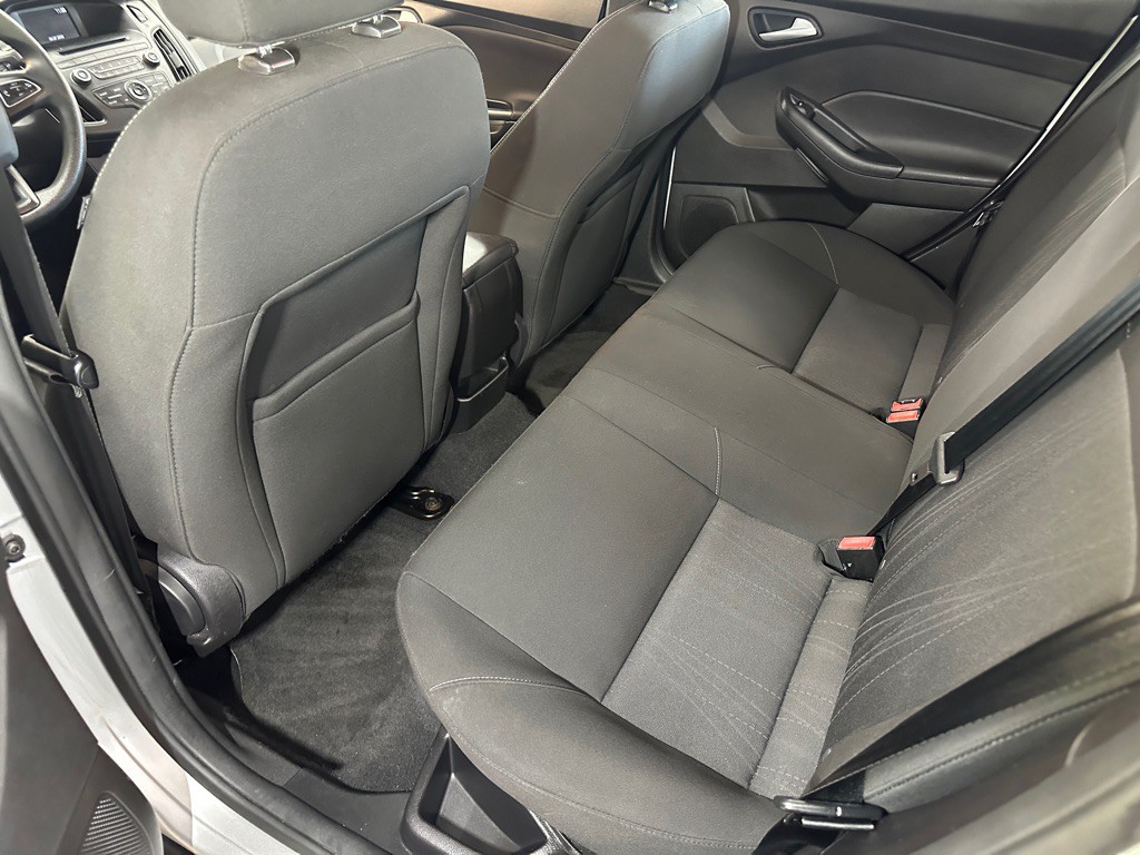 2016 Ford Focus Image 11