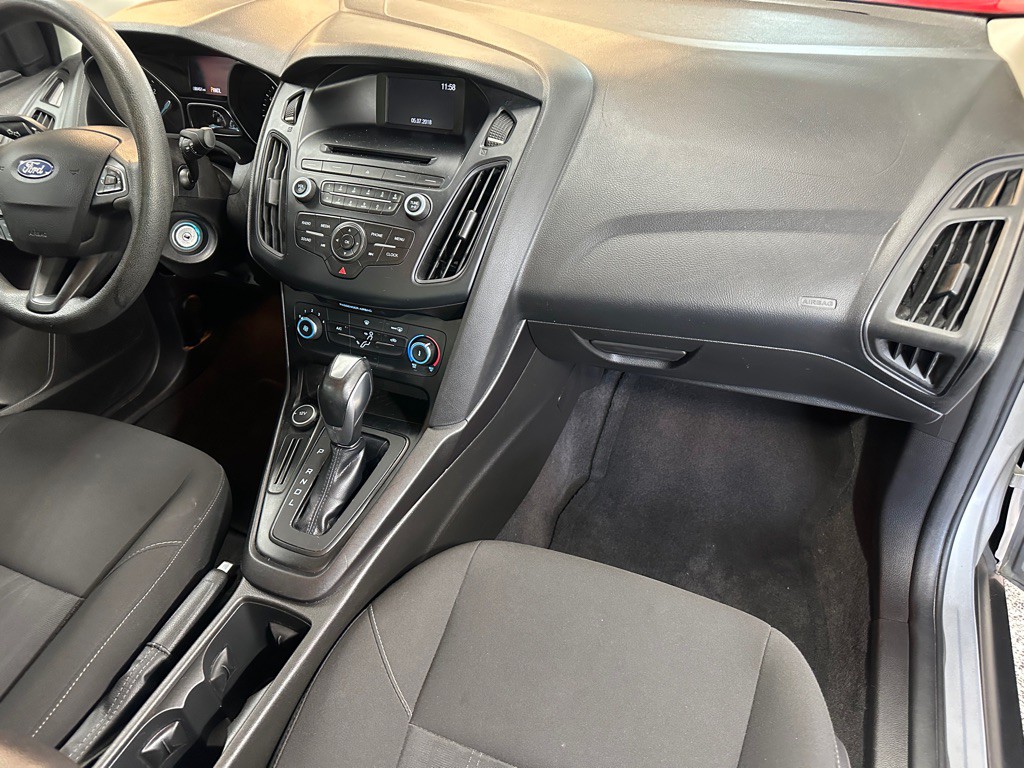 2016 Ford Focus Image 12