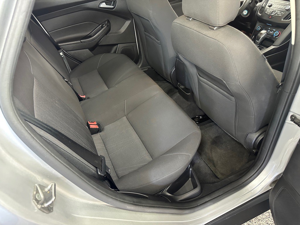 2016 Ford Focus Image 14