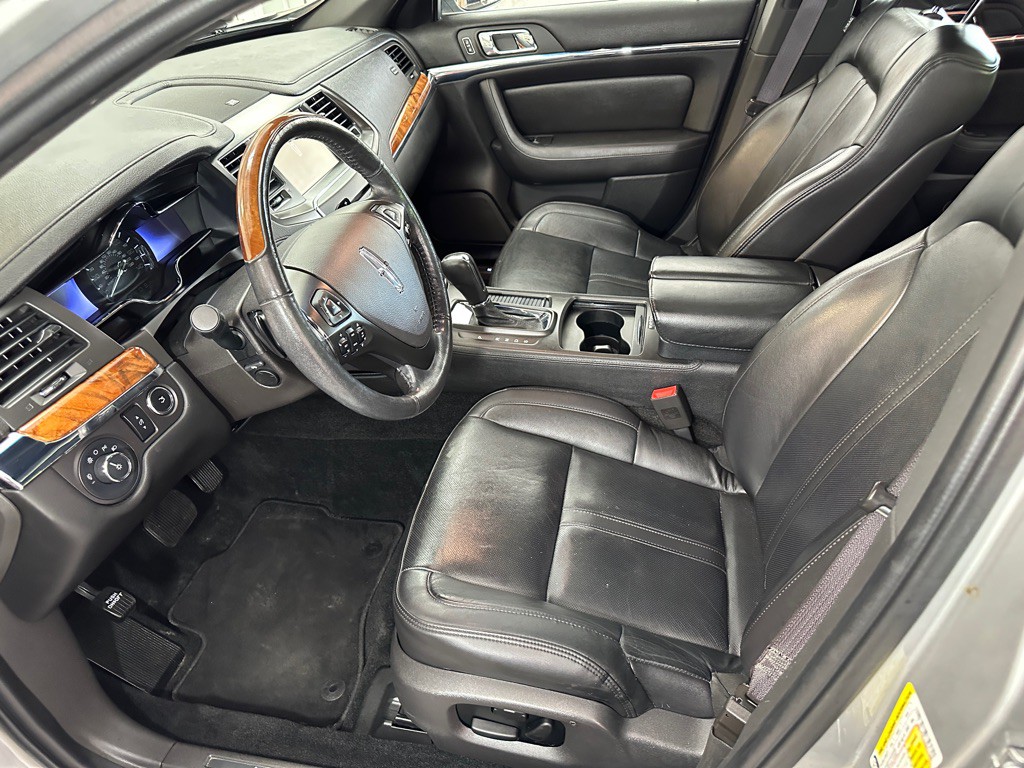 2013 Lincoln MKS Image 10