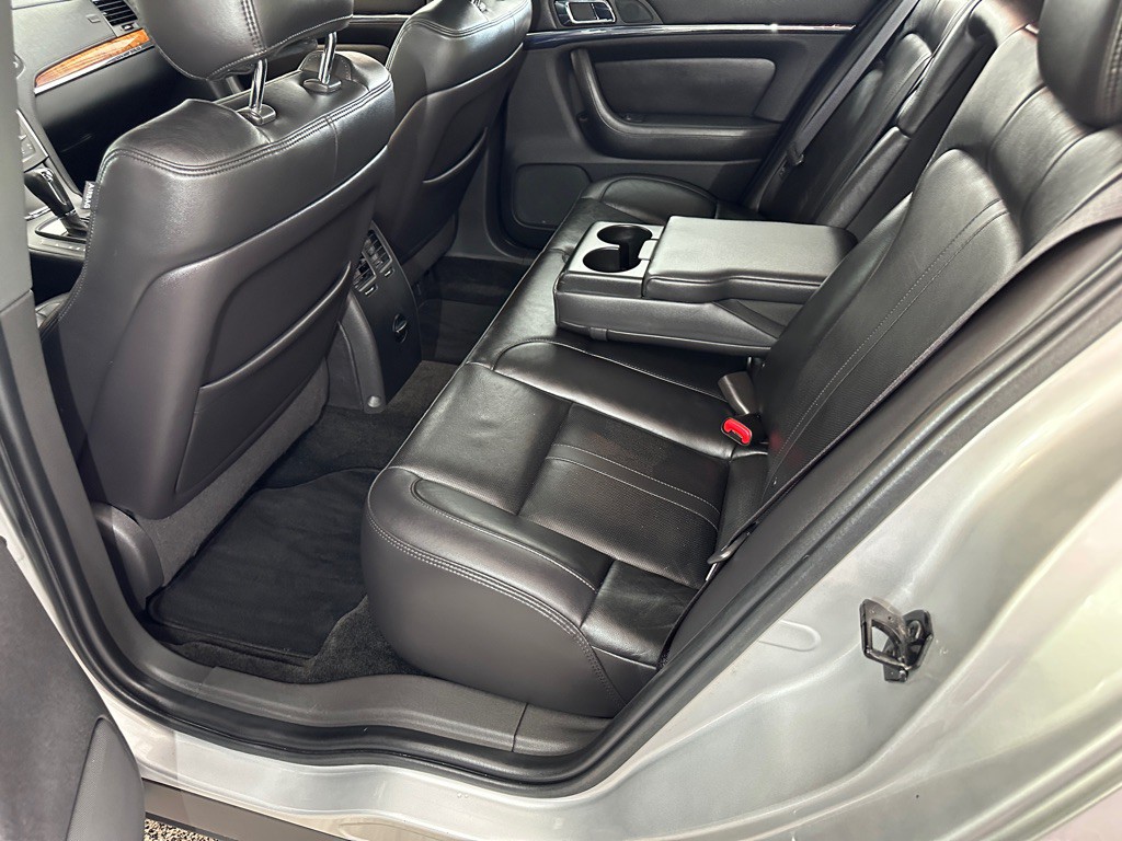 2013 Lincoln MKS Image 11