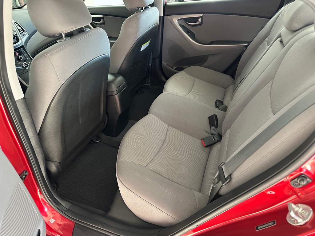2016 Hyundai Elantra Image 10