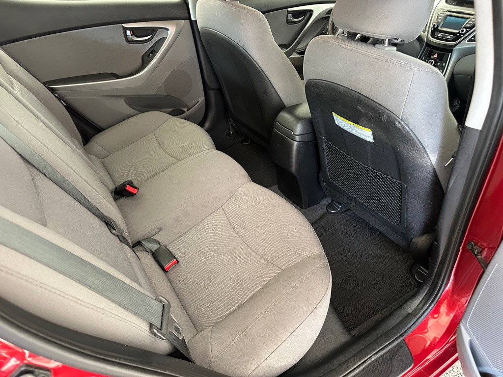 2016 Hyundai Elantra Image 11
