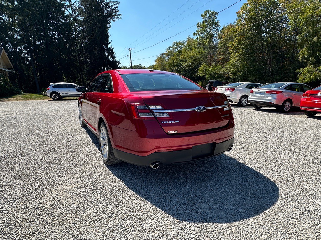2015 Ford Taurus Image 8