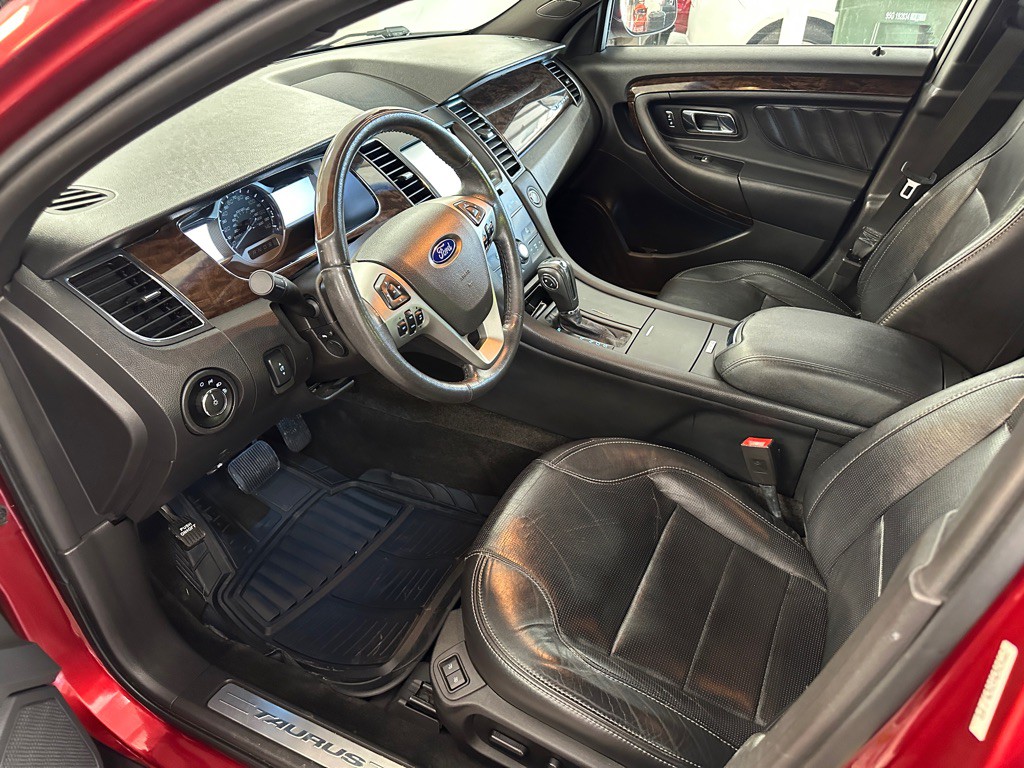 2015 Ford Taurus Image 11