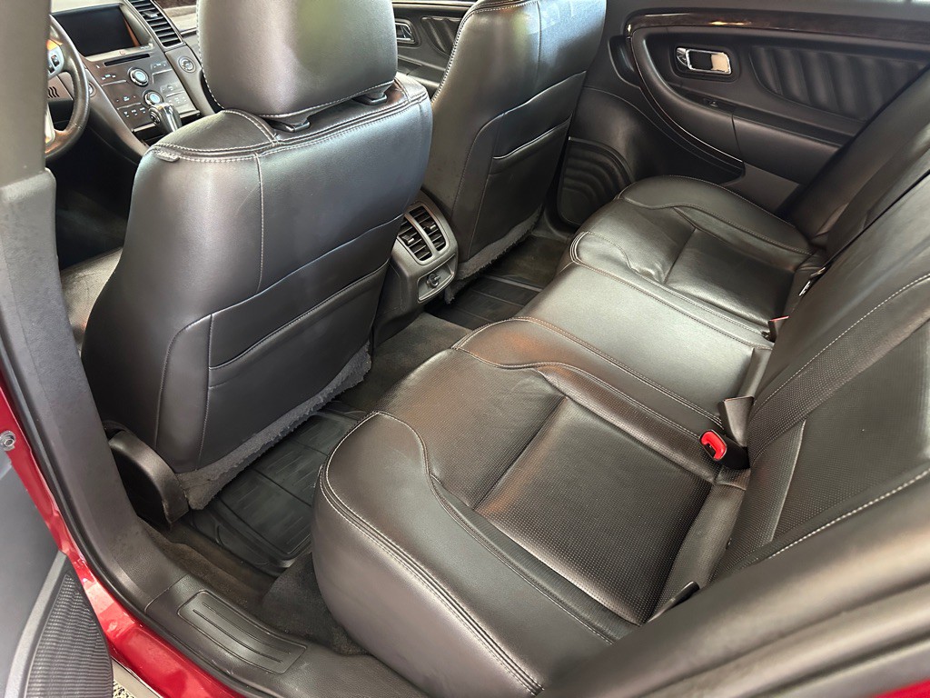 2015 Ford Taurus Image 12