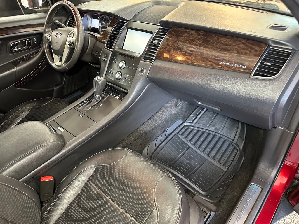 2015 Ford Taurus Image 13