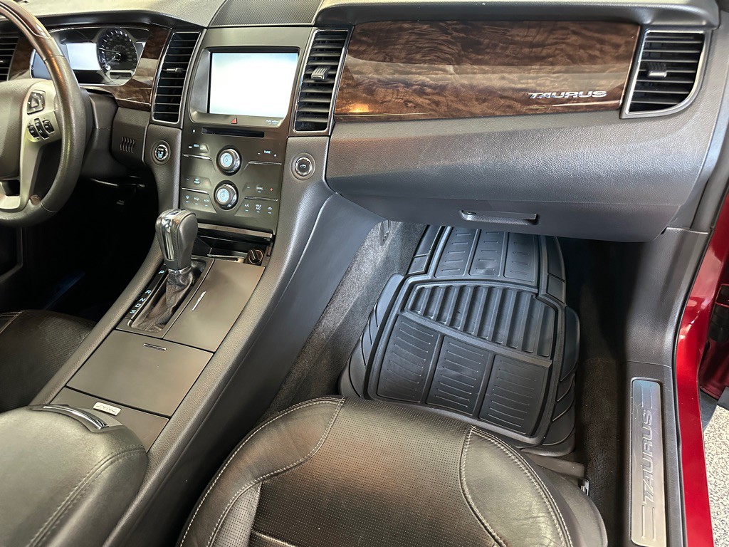 2015 Ford Taurus Image 14