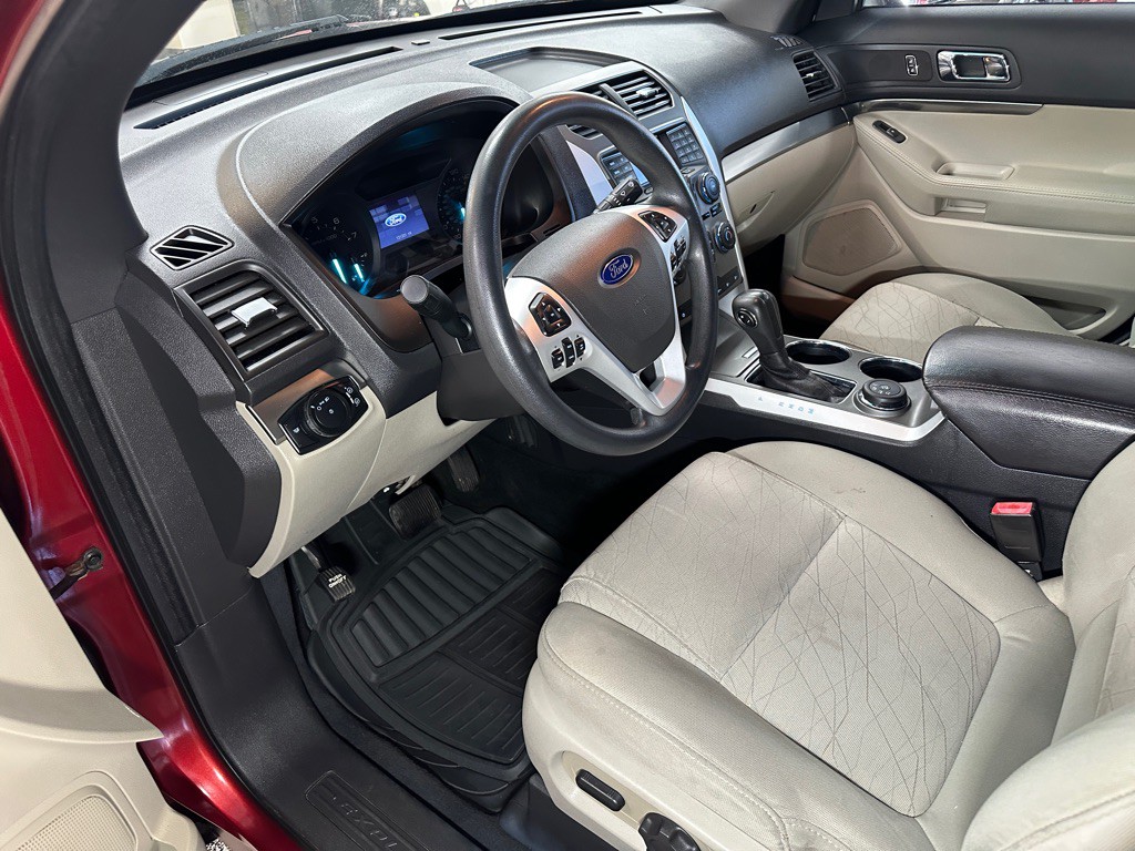 2013 Ford Explorer Image 10