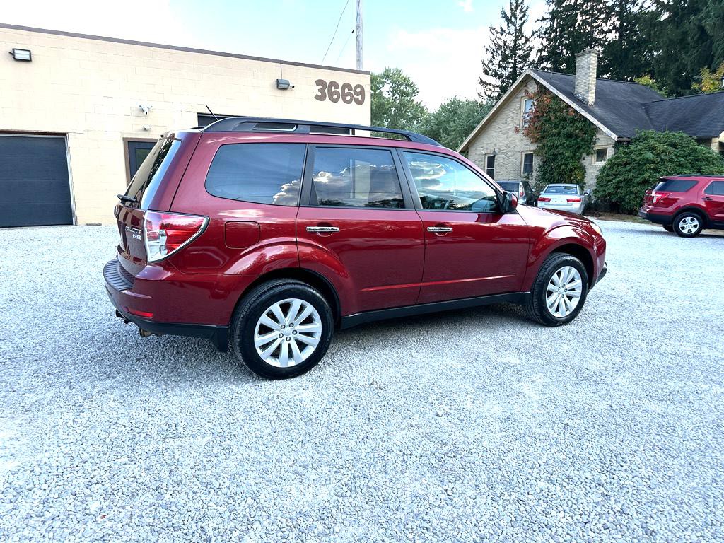2013 Subaru Forester Image 2
